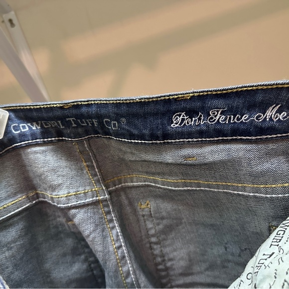 LIKE NEW Cowgirl Tuff jeans - Picture 6 of 7